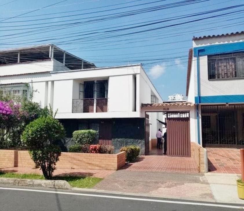 CASA-NEGOCIO en VENTA en CABECERA