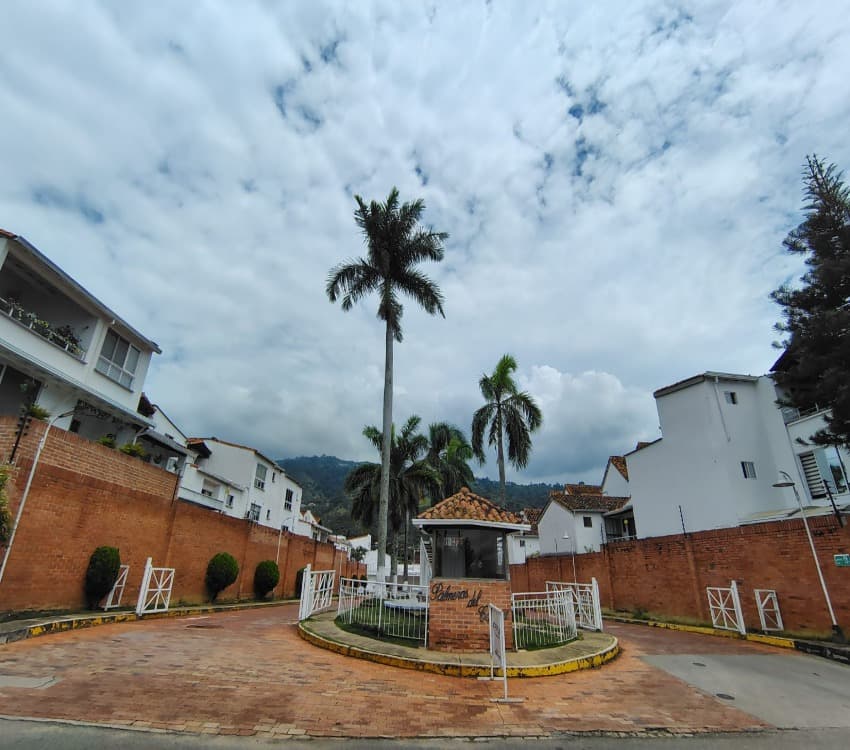 CASA en ARRIENDO en LAGOS DEL CACIQUE