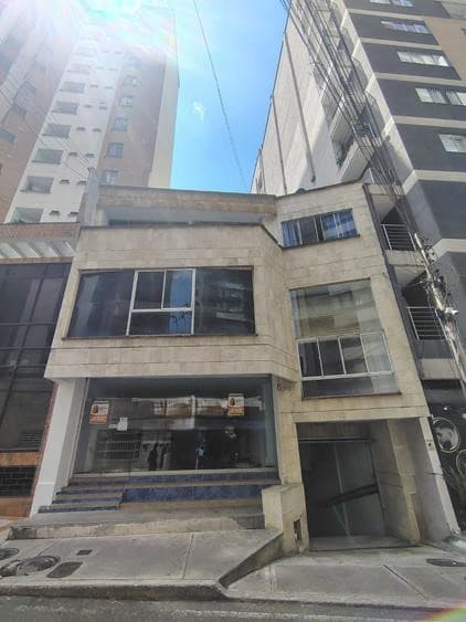 EDIFICIO en ARRIENDO en ANTONIA SANTOS SUR
