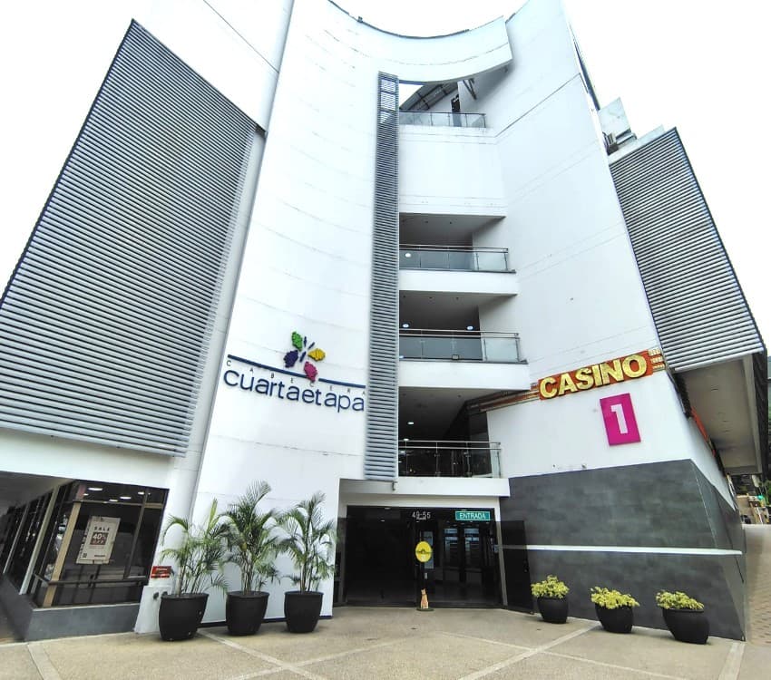 LOCAL en ARRIENDO en CABECERA