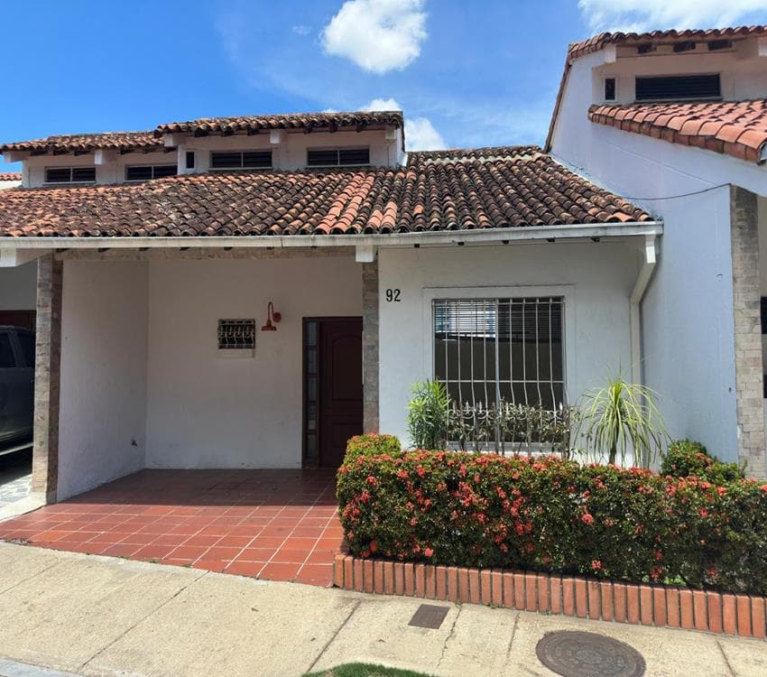 CASA en VENTA en EL TEJAR
