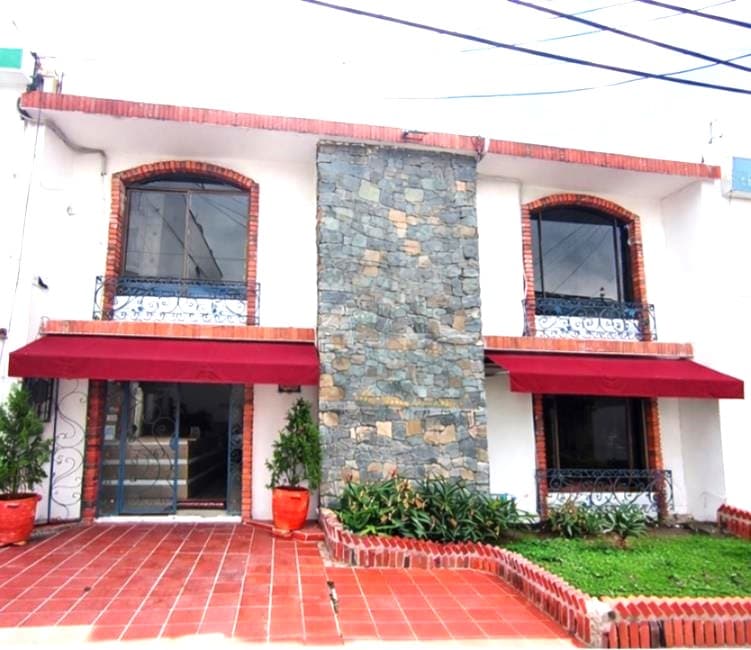 CASA-NEGOCIO en VENTA en CABECERA DEL LLANO