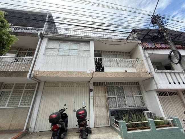 CASA en VENTA en ALVAREZ