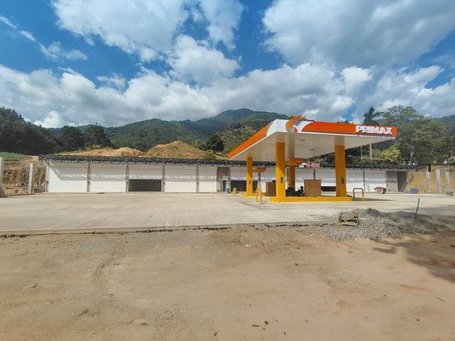 LOCAL en ARRIENDO en LOS CUROS