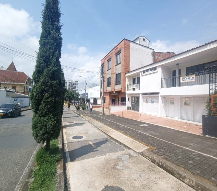 CASA-NEGOCIO en ARRIENDO en LA AURORA